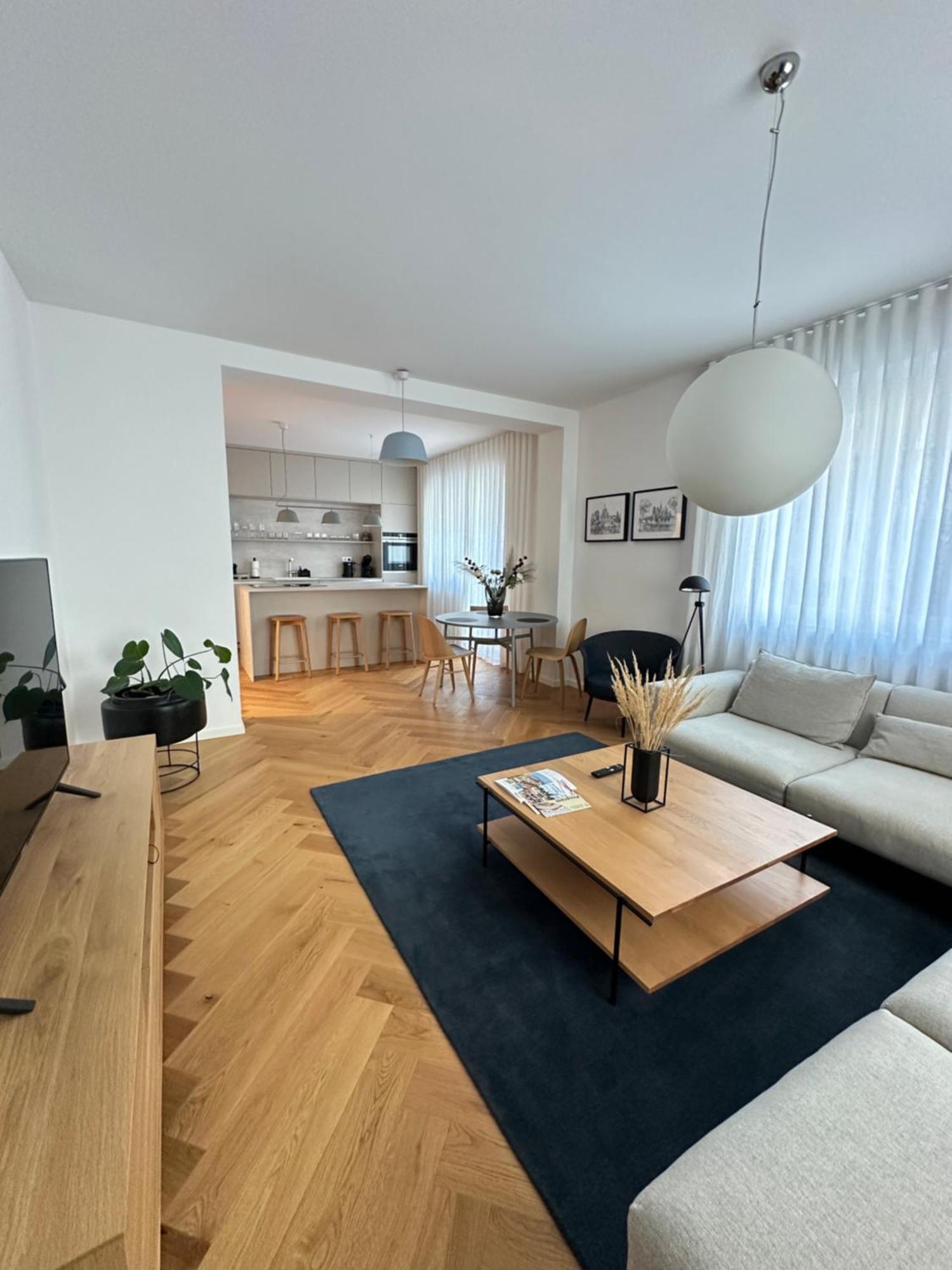 Bratislava Oldtown Apartment 130M2 ,60M2 Terrace And 2 Bathrooms Buitenkant foto